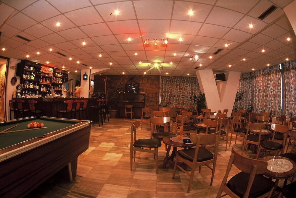 Argo Hotel Aegina Екстериор снимка