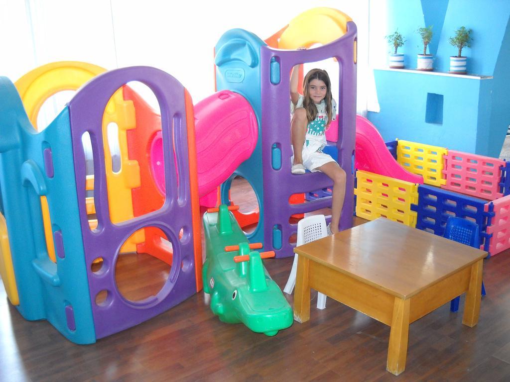 Argo Hotel Aegina Екстериор снимка