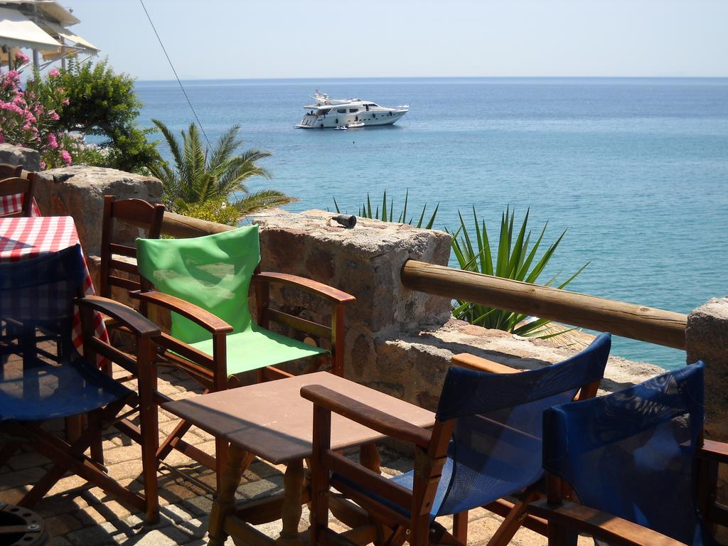 Argo Hotel Aegina Екстериор снимка