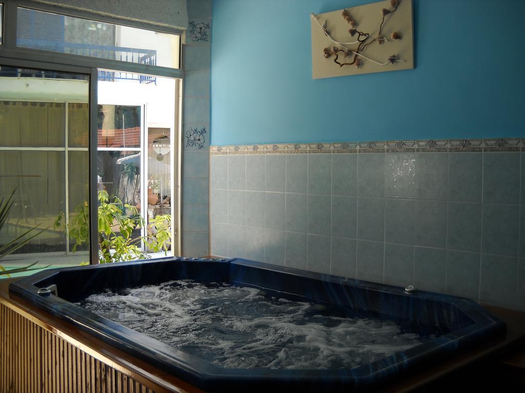 Argo Hotel Aegina Екстериор снимка