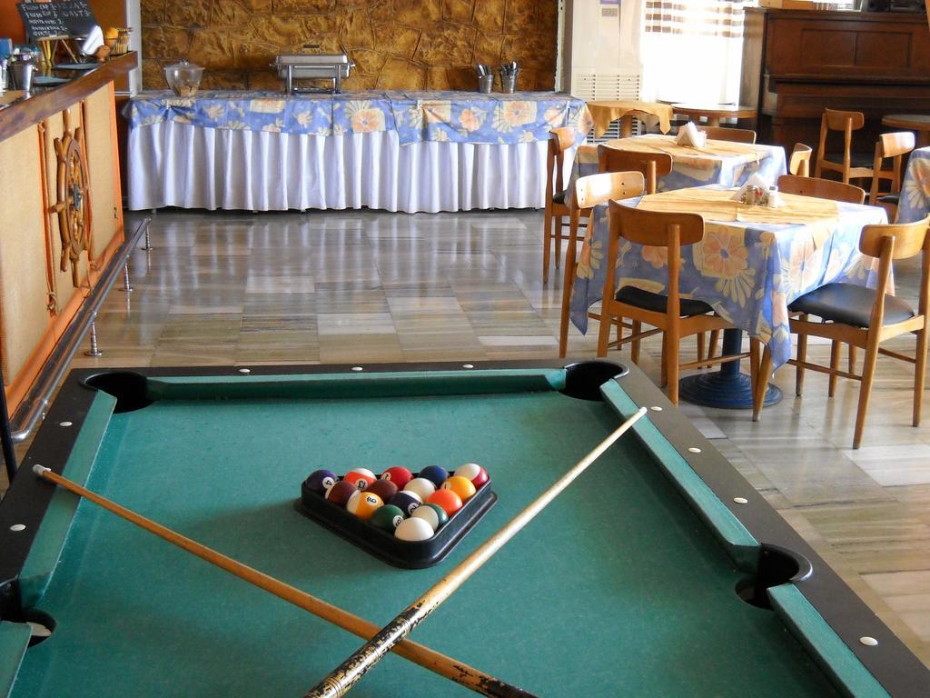 Argo Hotel Aegina Екстериор снимка