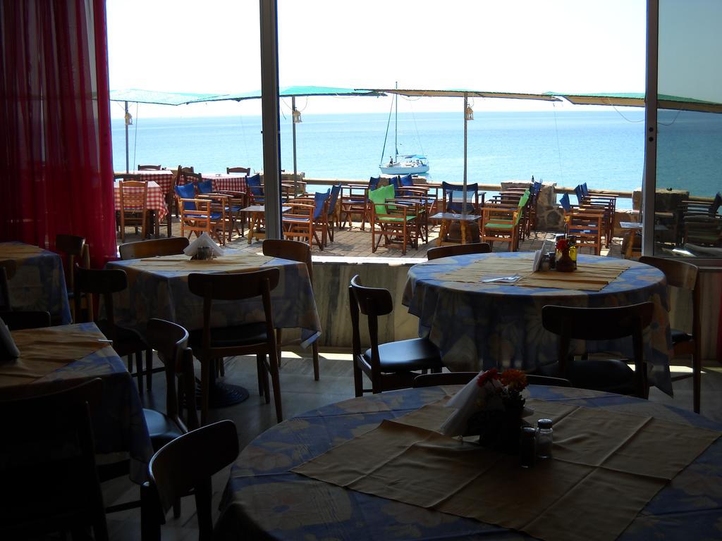 Argo Hotel Aegina Екстериор снимка