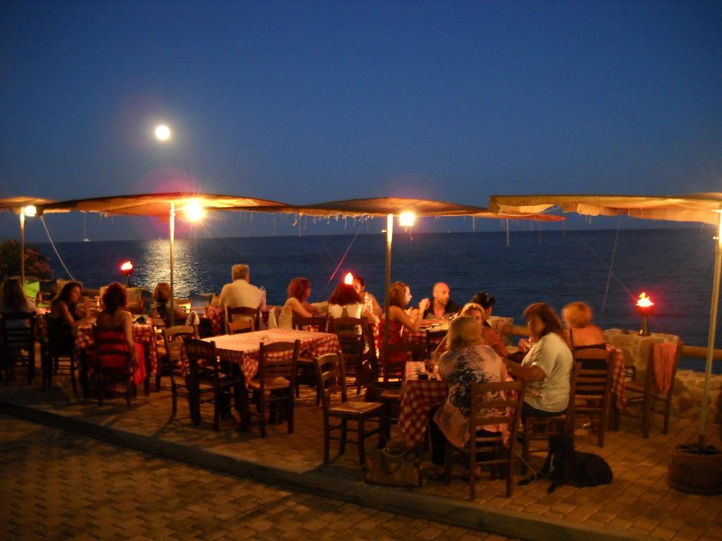 Argo Hotel Aegina Екстериор снимка