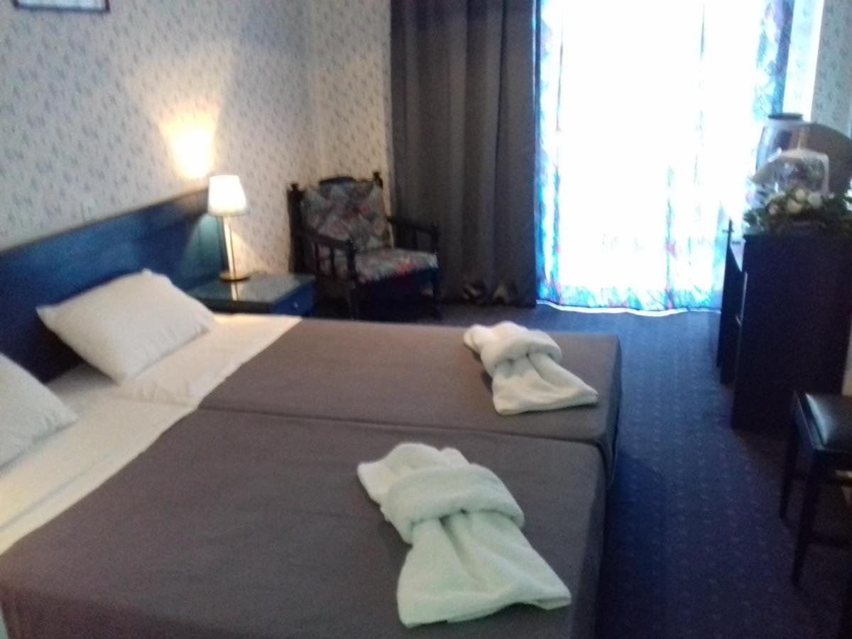 Argo Hotel Aegina Екстериор снимка