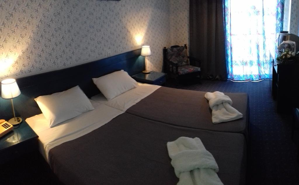Argo Hotel Aegina Екстериор снимка